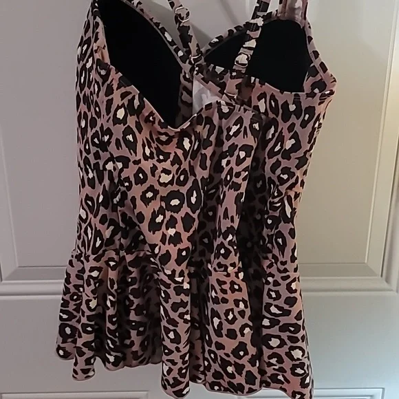 G.I.L.I. Pink and Black Bustier Peplum Swim Tankini - Picture 7 of 8